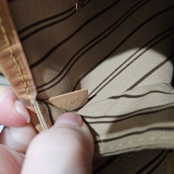 SOLD Louis Vuitton Monogram Neverfull MM - Picture 7 of 10